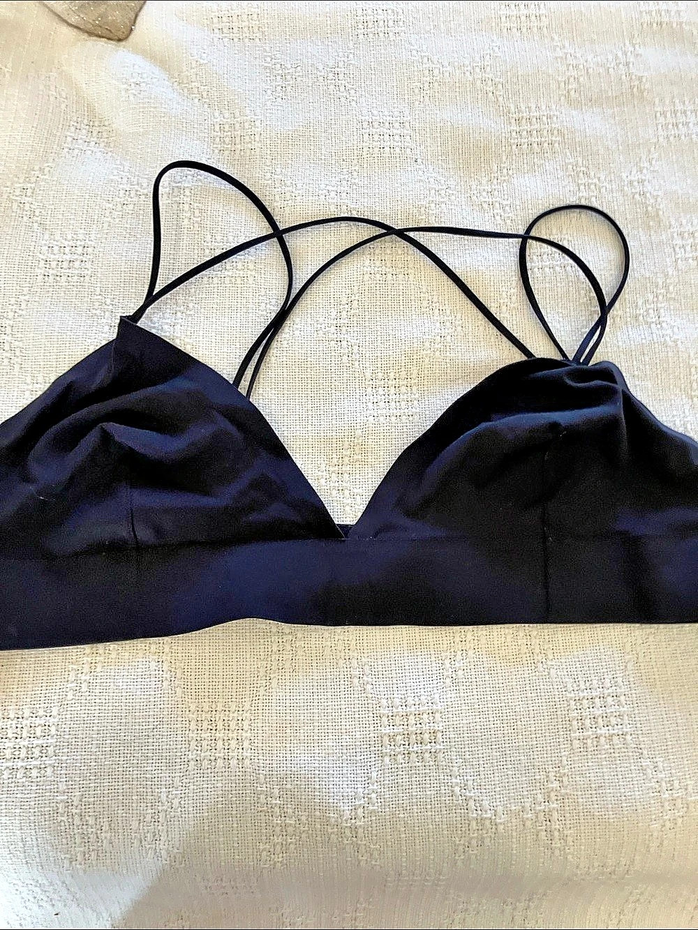 Cross-Front Yoga Bra Black